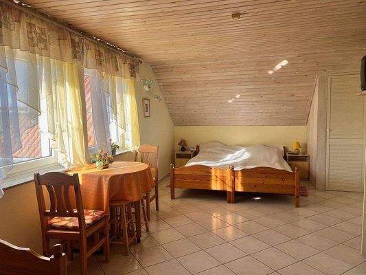 App DG rechte Seite Bett.jpg