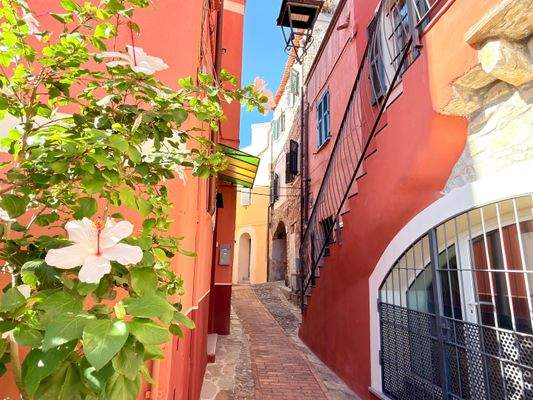 AT_1051_TERRA_ITALIA_IMMOBILIEN_REAL ESTATE_FOR SA