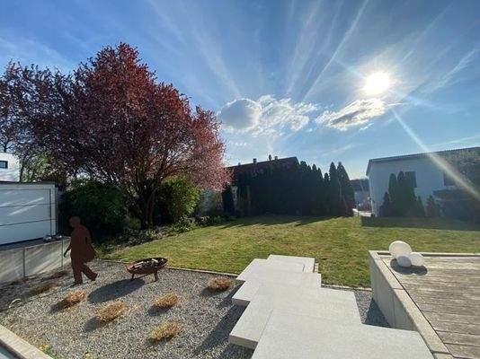 Gartenansicht von der Terrasse