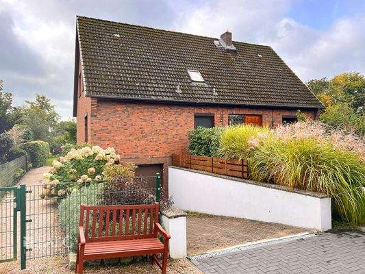 Ansicht_vorn_Tiefgarageneinfahrt