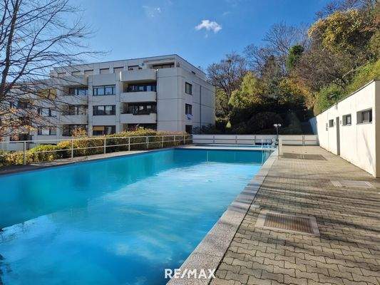 Poolbereich (mit KI befüllt, aktuell eingewintert)