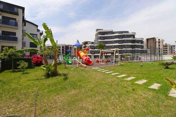 Apartments for Sale in a Secure Complex in Antalya Altintas