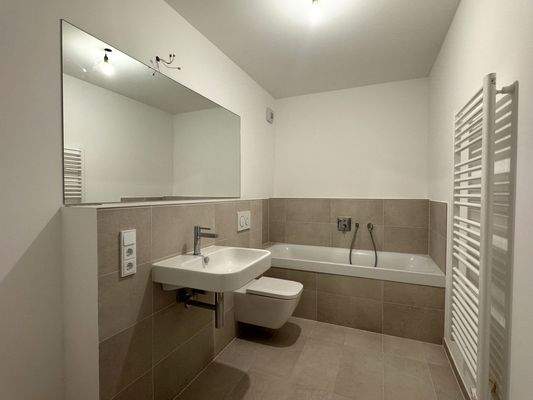 Badezimmer mit Wanne