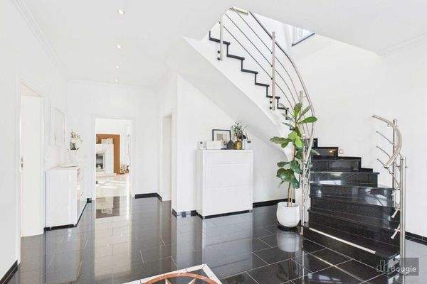 Diele mit Treppenaufgang