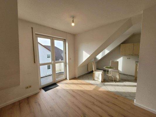 Wohnzimmer zum Balkon.jpg