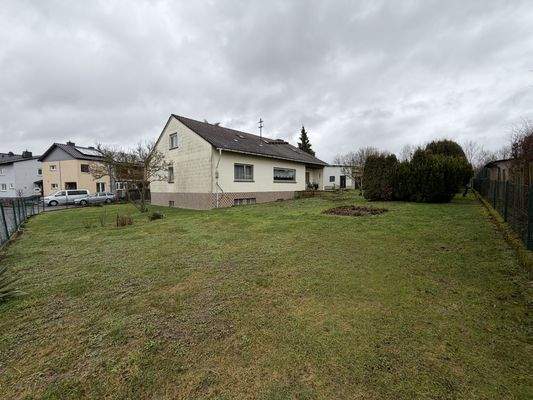 Garten und Rückansicht 1