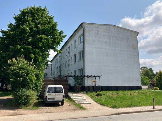 Blick in Richtung der Eingänge