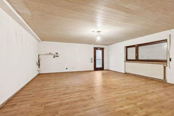 großer Hobbyraum Souterrain