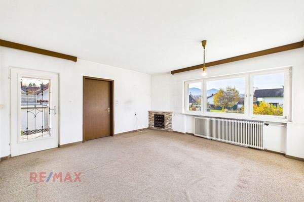 Wohnbereich mit Holzkamin