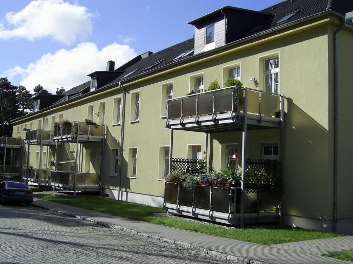 Attraktives Kaufangebot-Schön geschnittene 3-Zimmer-Wohnung mit Balkon in beliebter Wohnanlage in Roßlau