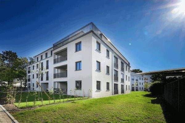 Haus Märkt im Hintergrund Haus Ötlingen