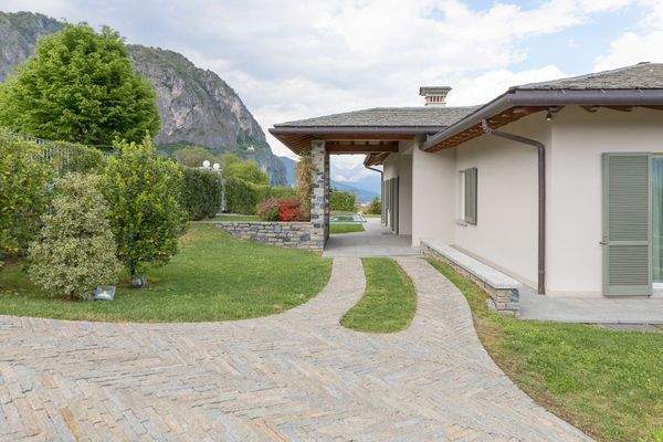 Außenansicht der Villa