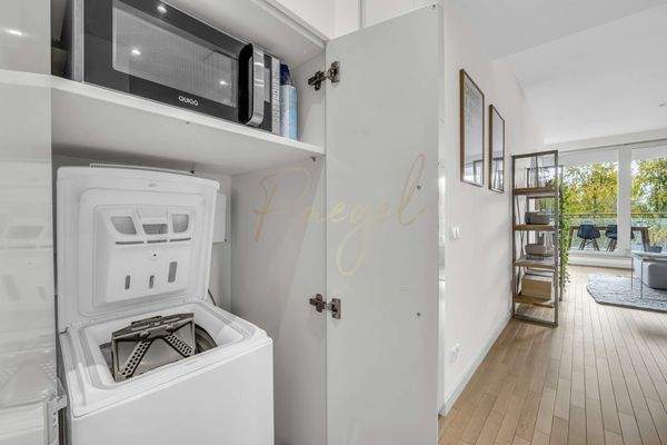 Einbauschrank mit WM-Anschluß