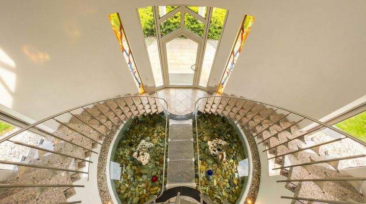 Blick vom Wohnbereich Richtung Haupteingang