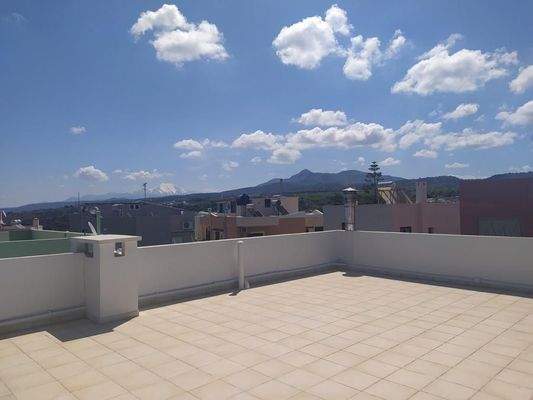 Kreta, Atsipopoulo: Geräumige 2-stöckige Villa in einem ruhigen Dorf in der Nähe des Meeres zu verkaufen