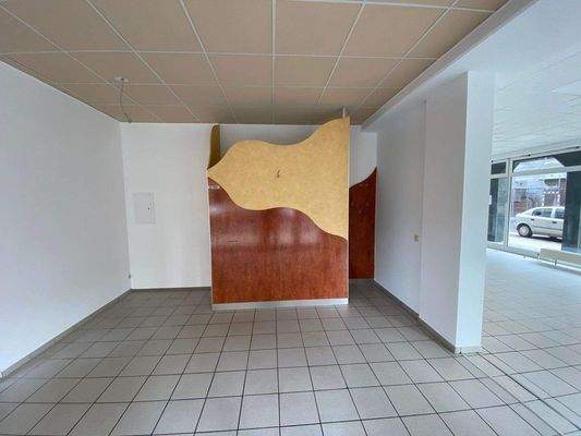 Eingang zu den Toiletten.jpg