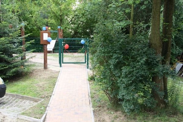 Spielplatz für Kinder und Enkel 1