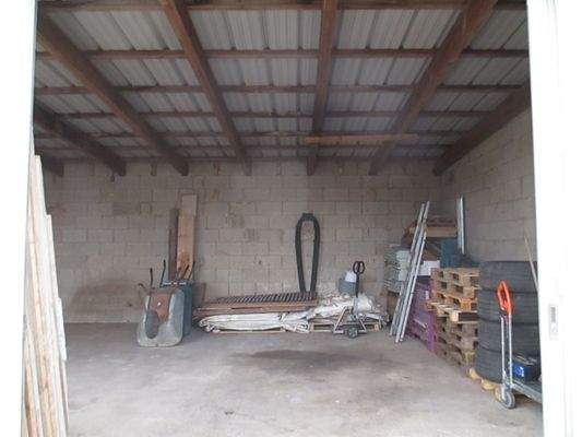 Garagen blick mit 3,20 Hohe toren rechte Seite.JPG