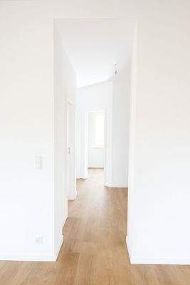 Flur - Blick vom Wohn und Esszimmer 