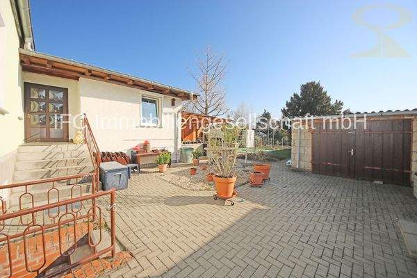 Hofbereich und Zugang zum Haus