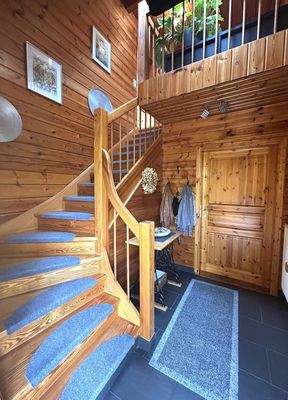 Eingangsbereich / Diele / Treppenhaus EG 