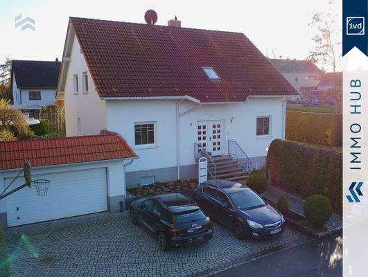 Garage und Stellplätze