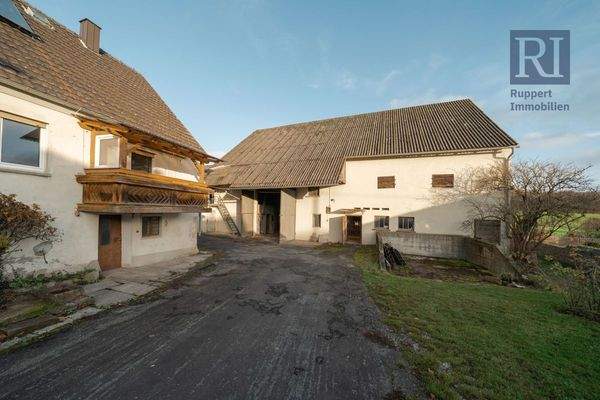 Wohnhaus und Nebengebäude