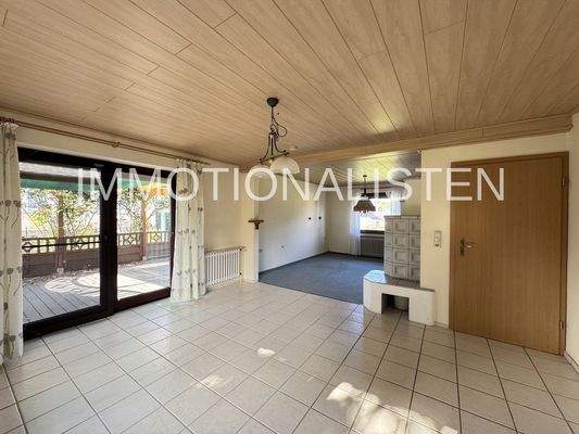 Wohnzimmer mit Essbereich