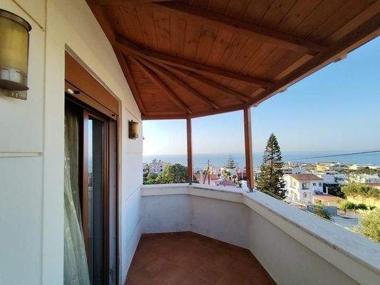 Kreta, Violi Charaki: Exquisites Haus mit Panoramablick auf das Meer und die Stadt Rethymno zu verkaufen