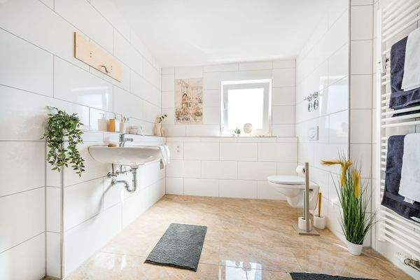 Modernes Tageslichtbad