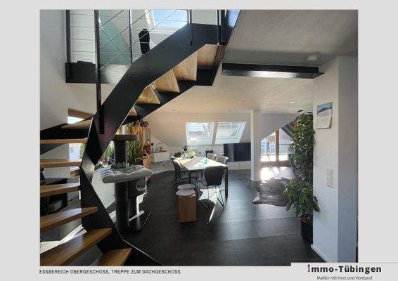 Treppe und Esszimmer OG