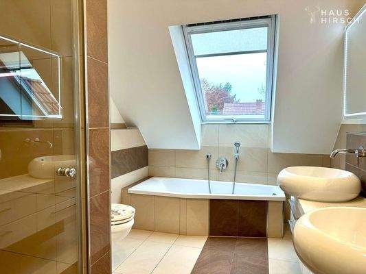 Badezimmer Ansicht 3