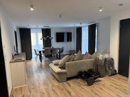 Blick in den Wohn-/Essbereich