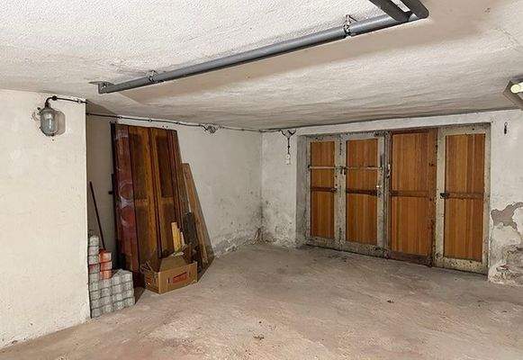 die Garage im Keller
