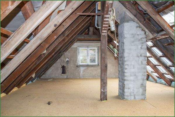 Geräumiger Dachboden