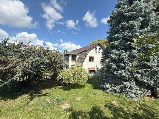 Haus- und Grundstücksansicht