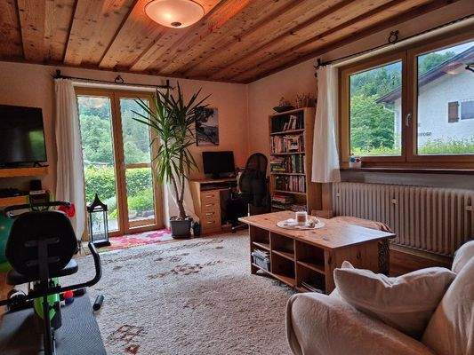 Das Wohnzimmer im Erdgeschoss... Teilansicht