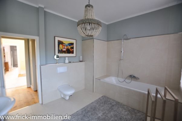 36-Bad-WC Vorderhaus OG.JPG