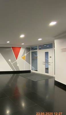 Mietflächenzugang 2. OG von außen