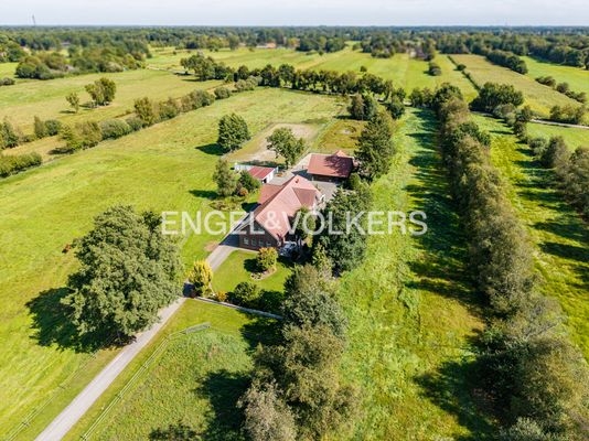 Luftaufnahme der gesamten Immobilie