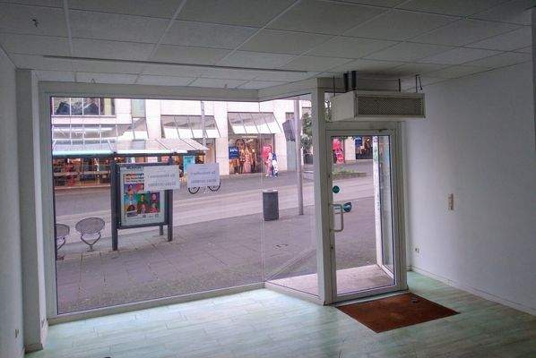 Schaufenster Front (innen).jpg