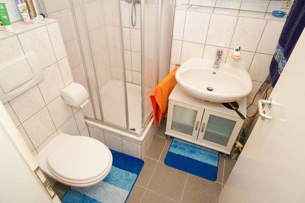 Badezimmer mit Dusche