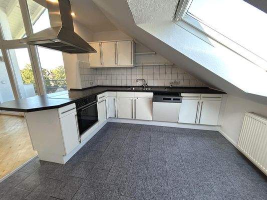 Küche mit modernen Elektrogeräten