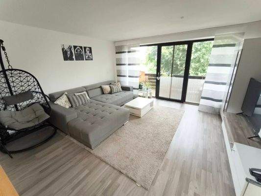 Das geräumige Wohnzimmer