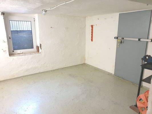 KG Lagerraum mit Gartenausgang