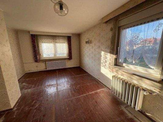 helles und großes Schlafzimmer