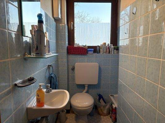 Bad mit Dusche und WC