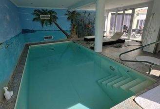 Indoorpool im EG