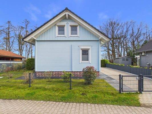 CAM03784G0-PR0102-STILL003