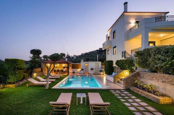 Kreta, Afrata: Premium-Villa mit Meerblick zu verkaufen